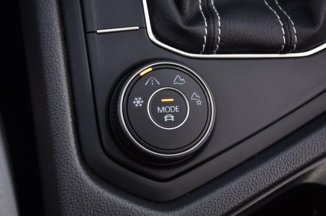 Volkswagen Taos Vehicle Image 17