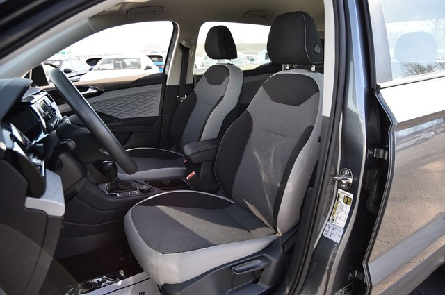 Volkswagen Taos Vehicle Image 19