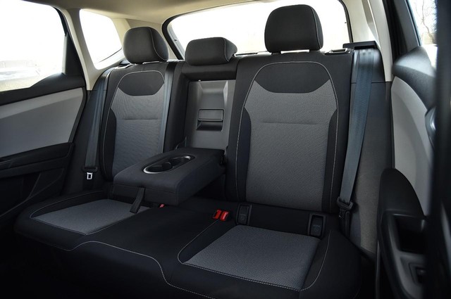 Volkswagen Taos Vehicle Image 21