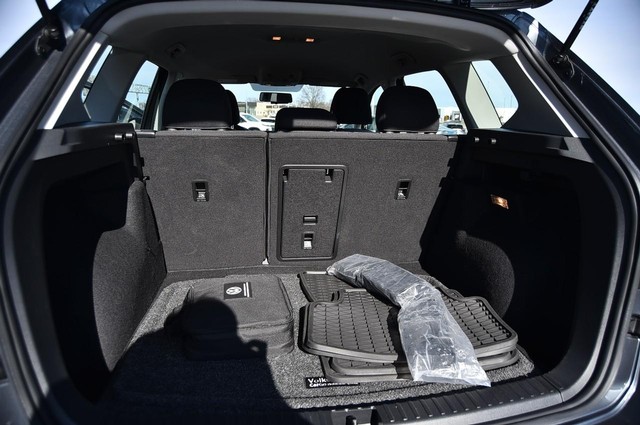 Volkswagen Taos Vehicle Image 22