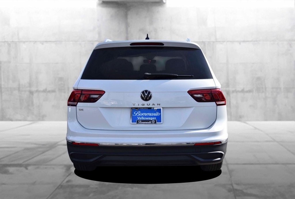 Volkswagen Tiguan Vehicle Full-screen Gallery Image 6