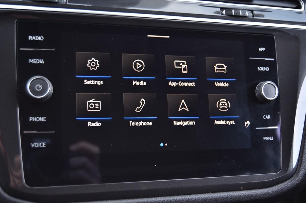 Volkswagen Tiguan Vehicle Full-screen Gallery Image 14