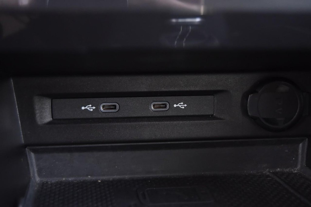 Volkswagen Tiguan Vehicle Full-screen Gallery Image 16