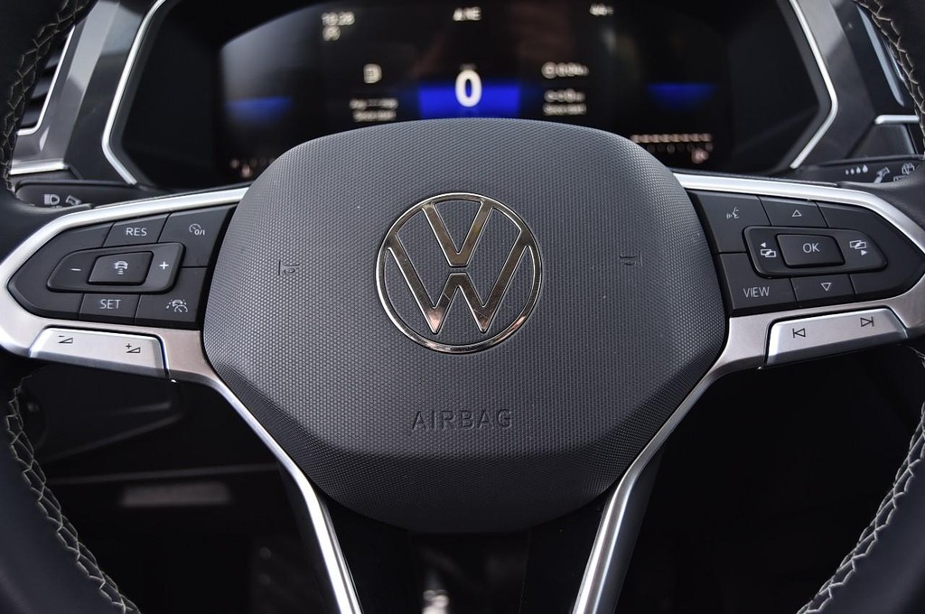 Volkswagen Tiguan Vehicle Full-screen Gallery Image 18