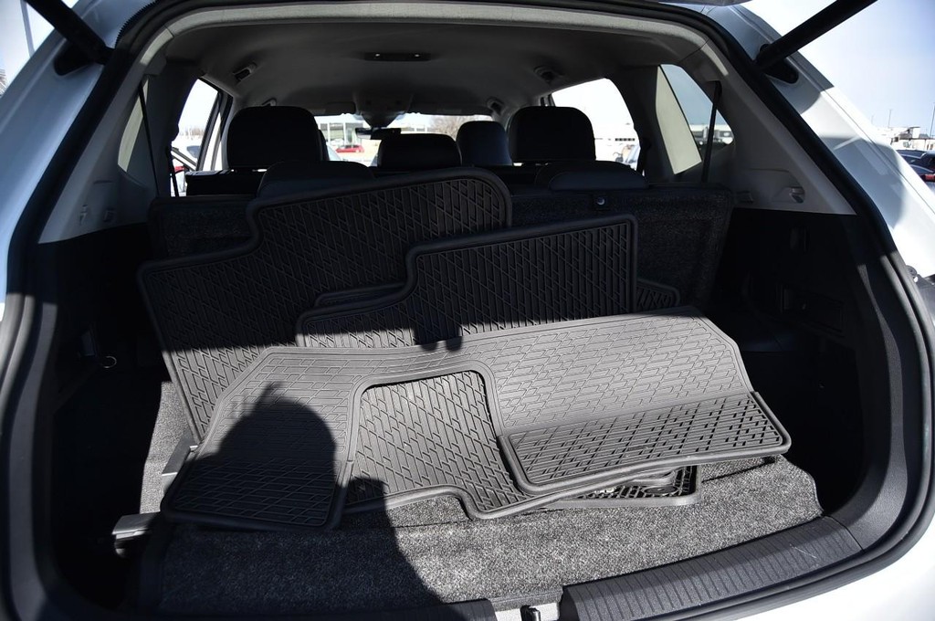 Volkswagen Tiguan Vehicle Full-screen Gallery Image 25