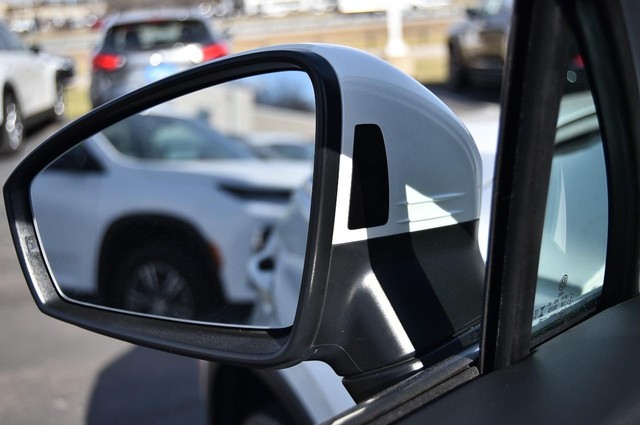 Volkswagen Tiguan Vehicle Image 10