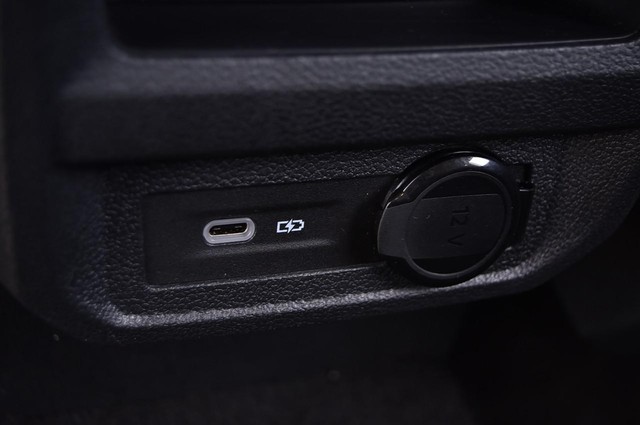 Volkswagen Tiguan Vehicle Image 23