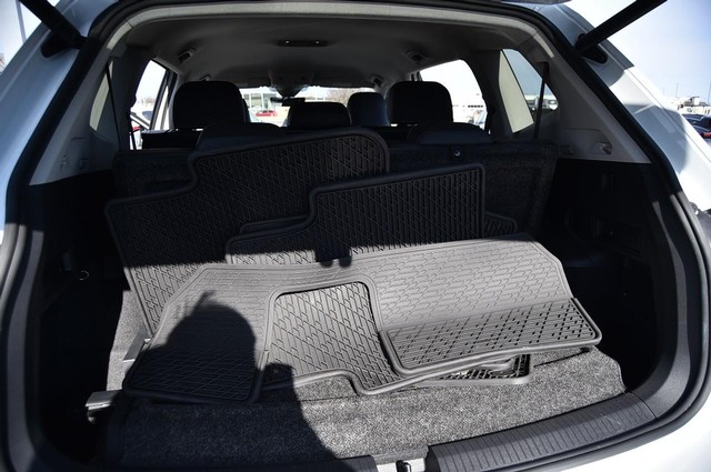 Volkswagen Tiguan Vehicle Image 25