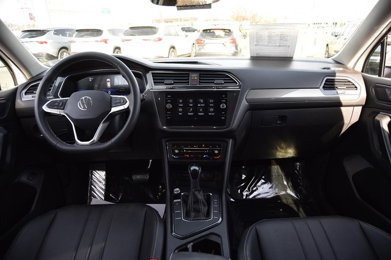 Volkswagen Tiguan Vehicle Image 07