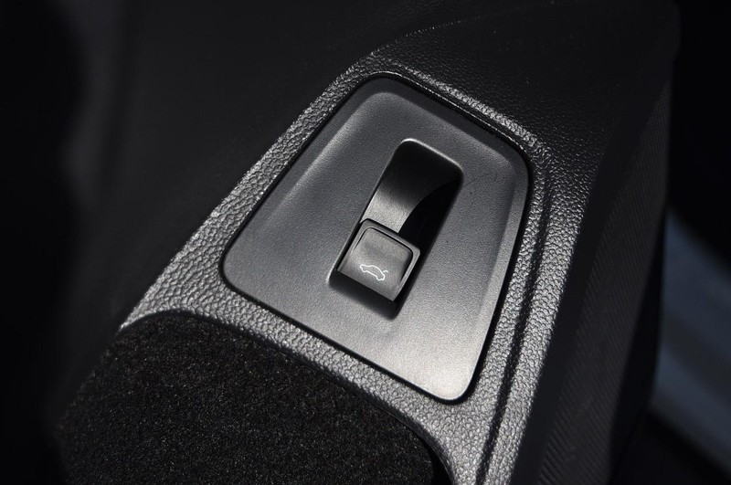 Volkswagen Tiguan Vehicle Image 09