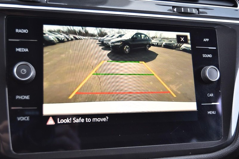 Volkswagen Tiguan Vehicle Image 13