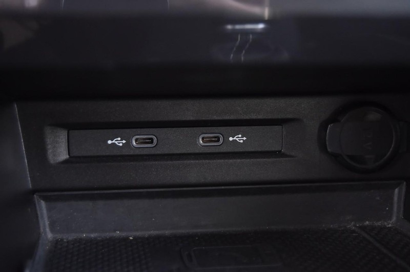 Volkswagen Tiguan Vehicle Image 16