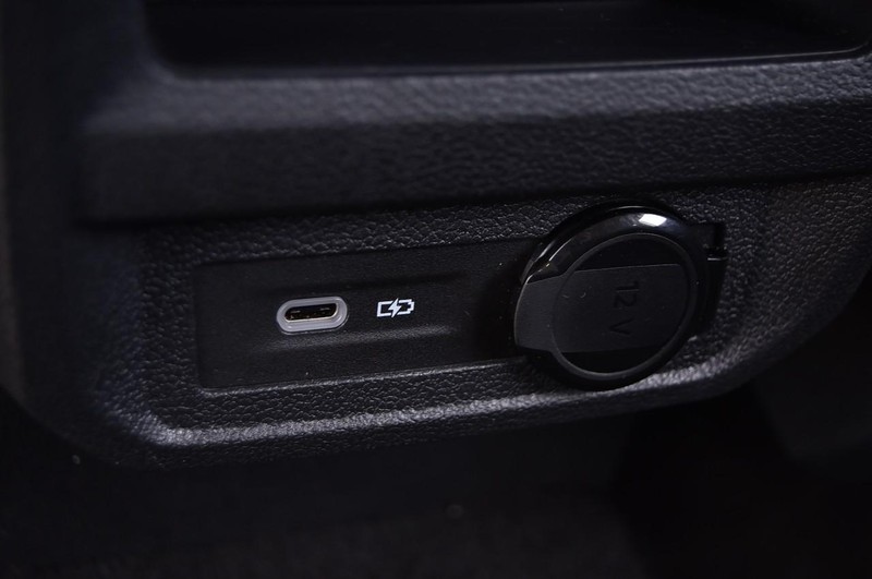 Volkswagen Tiguan Vehicle Image 23