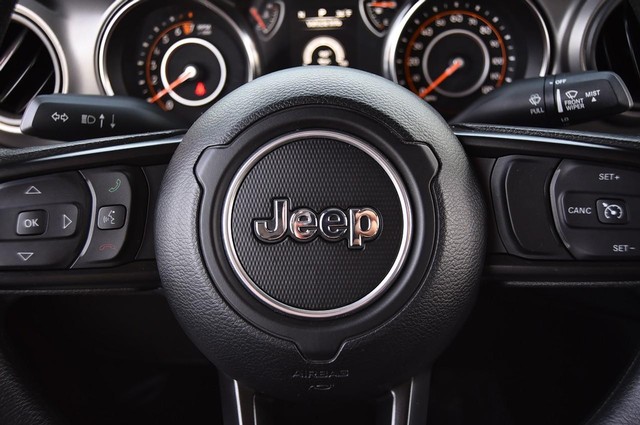 Jeep Wrangler Vehicle Image 16