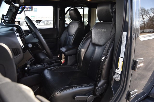 Jeep Wrangler Unlimited Vehicle Image 16