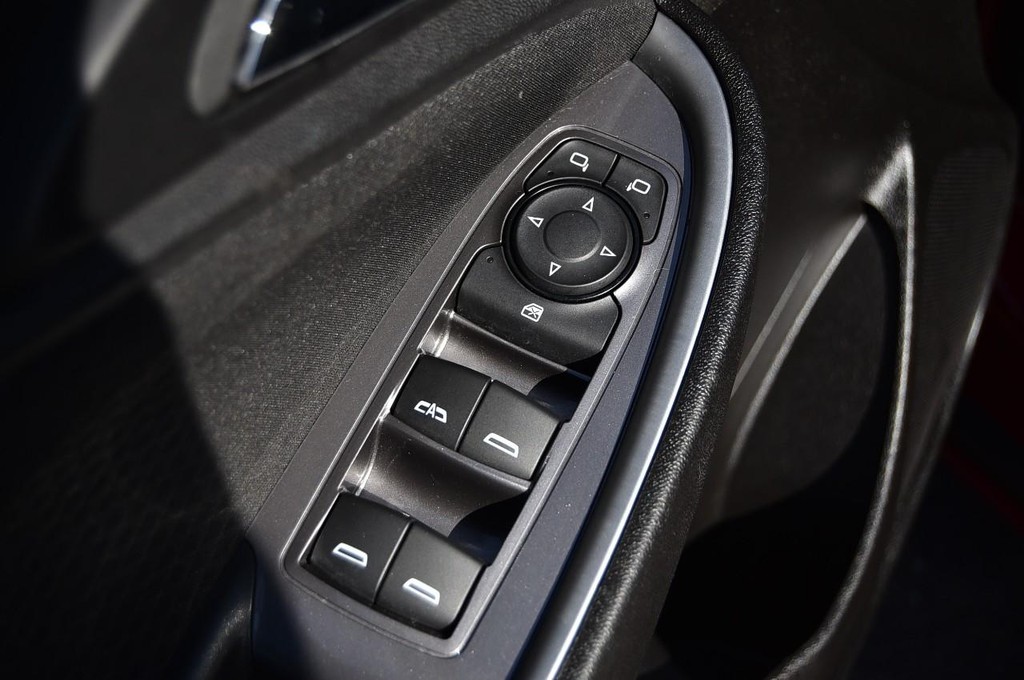 Chevrolet Malibu Vehicle Full-screen Gallery Image 8