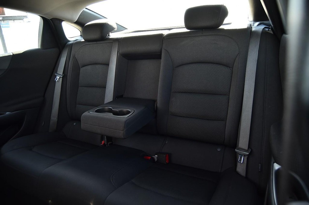 Chevrolet Malibu Vehicle Full-screen Gallery Image 21