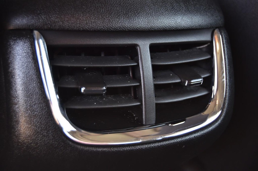 Chevrolet Malibu Vehicle Full-screen Gallery Image 22