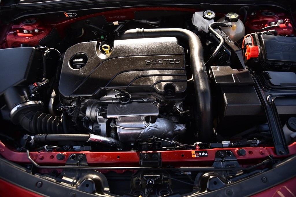 Chevrolet Malibu Vehicle Full-screen Gallery Image 24