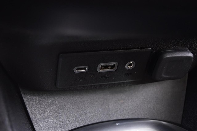 Chevrolet Malibu Vehicle Image 14