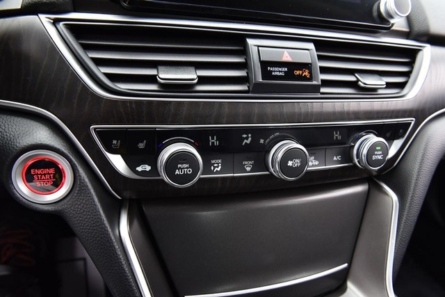 Honda Accord Sedan Vehicle Image 16