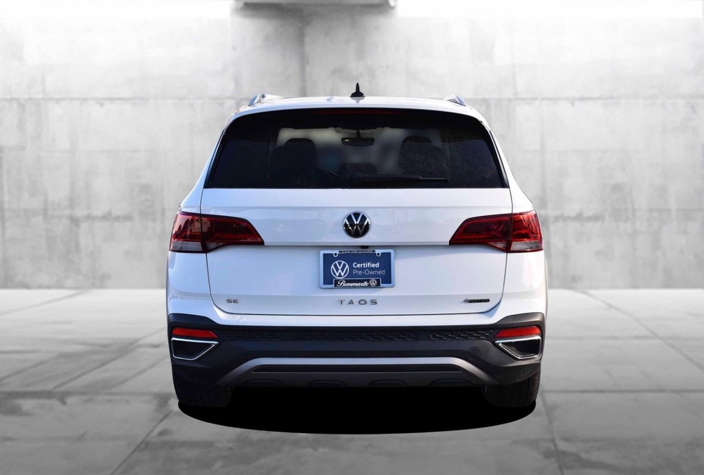 Volkswagen Taos Vehicle Full-screen Gallery Image 6