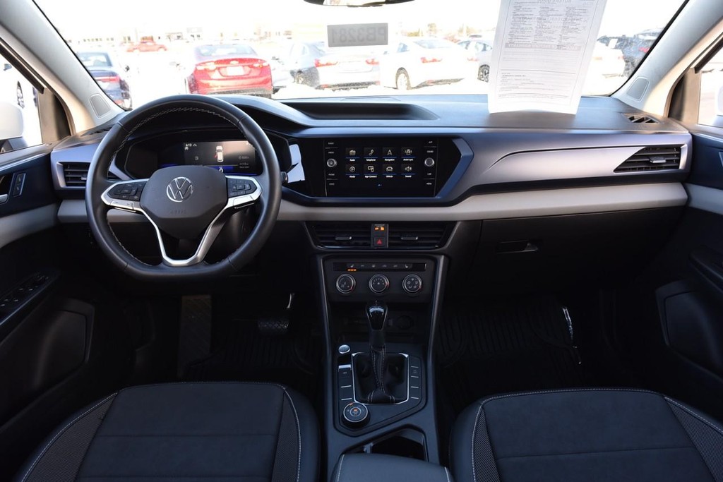 Volkswagen Taos Vehicle Full-screen Gallery Image 7