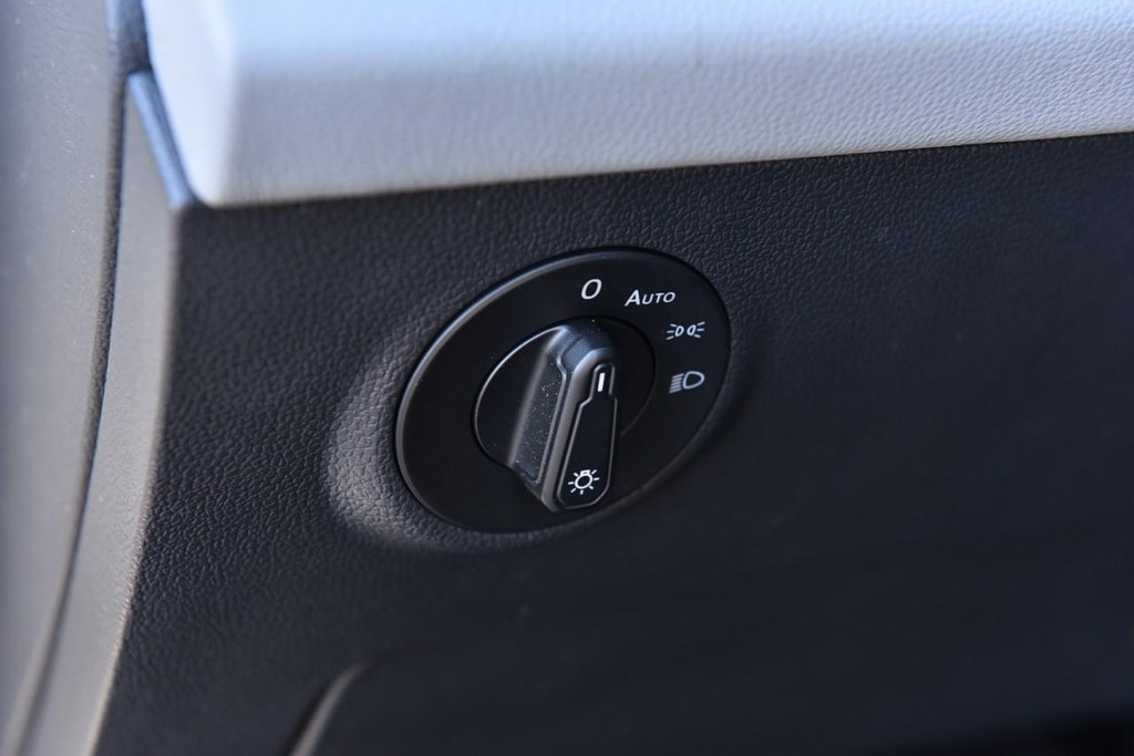 Volkswagen Taos Vehicle Full-screen Gallery Image 10