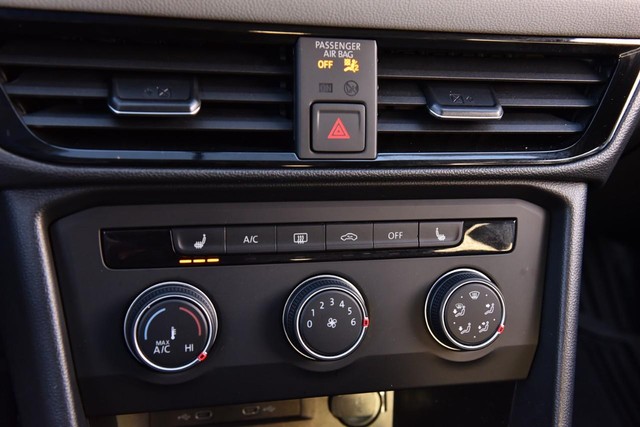 Volkswagen Taos Vehicle Image 14