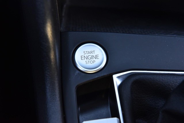 Volkswagen Taos Vehicle Image 16