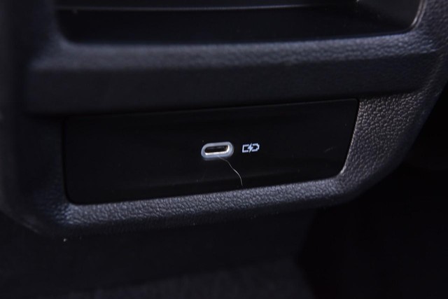 Volkswagen Taos Vehicle Image 24