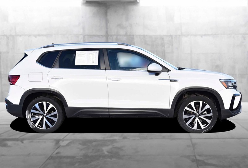 Volkswagen Taos Vehicle Image 05