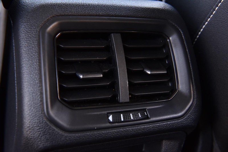 Volkswagen Taos Vehicle Image 23