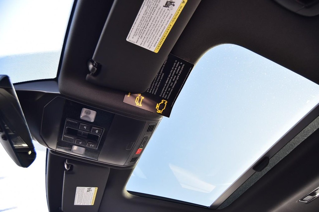 Volkswagen Jetta GLI Vehicle Full-screen Gallery Image 22