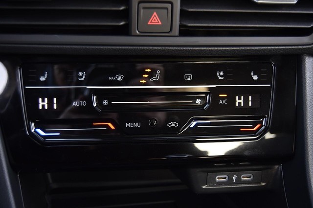 Volkswagen Jetta GLI Vehicle Image 15