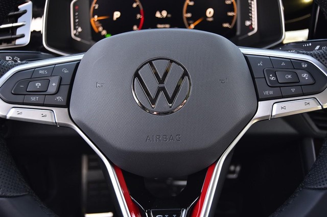 Volkswagen Jetta GLI Vehicle Image 19