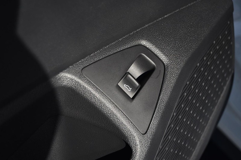 Volkswagen Jetta GLI Vehicle Image 09