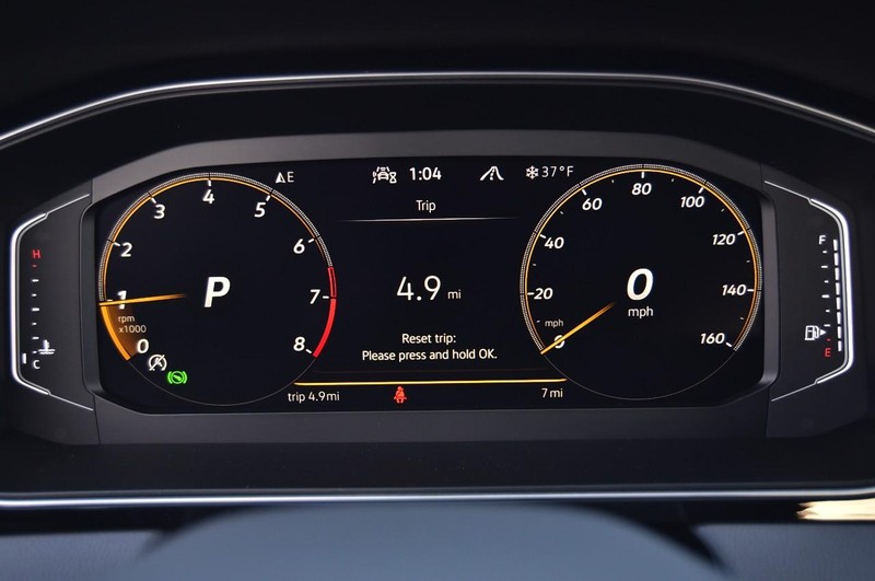 Volkswagen Jetta GLI Vehicle Image 12