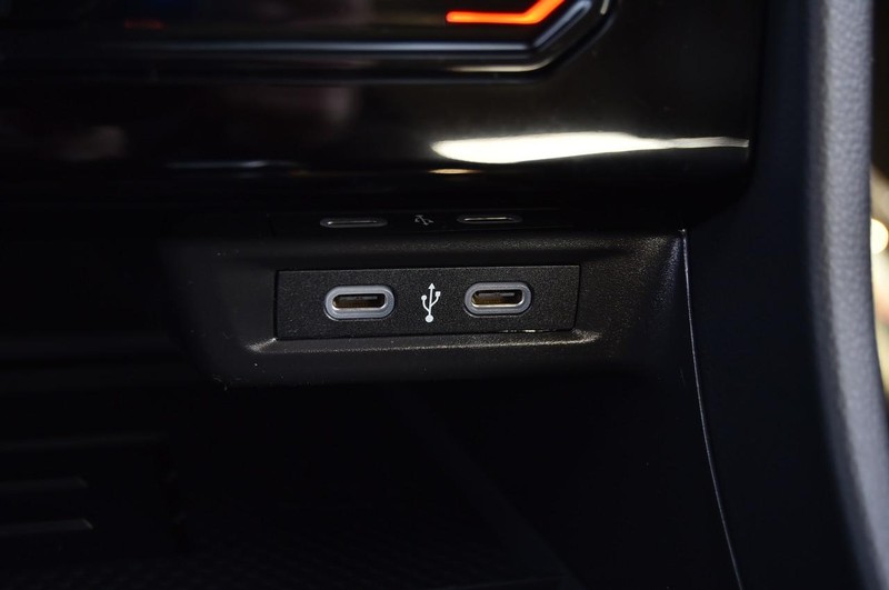 Volkswagen Jetta GLI Vehicle Image 16