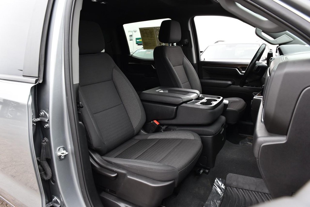 Chevrolet Silverado 1500 Vehicle Full-screen Gallery Image 19