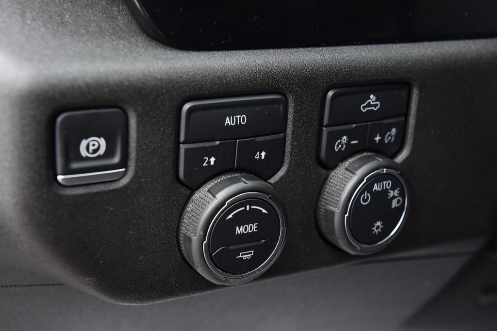 Chevrolet Silverado 1500 Vehicle Full-screen Gallery Image 10