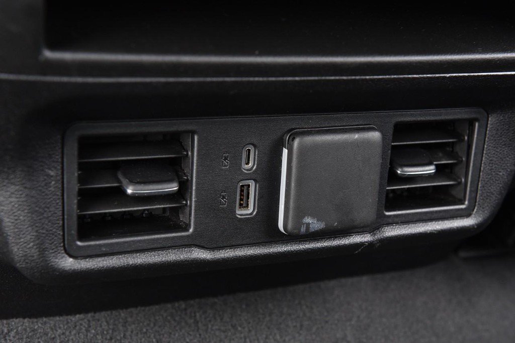 Chevrolet Silverado 1500 Vehicle Full-screen Gallery Image 20