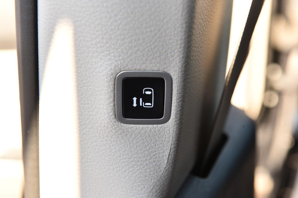 Chrysler Pacifica Vehicle Full-screen Gallery Image 22