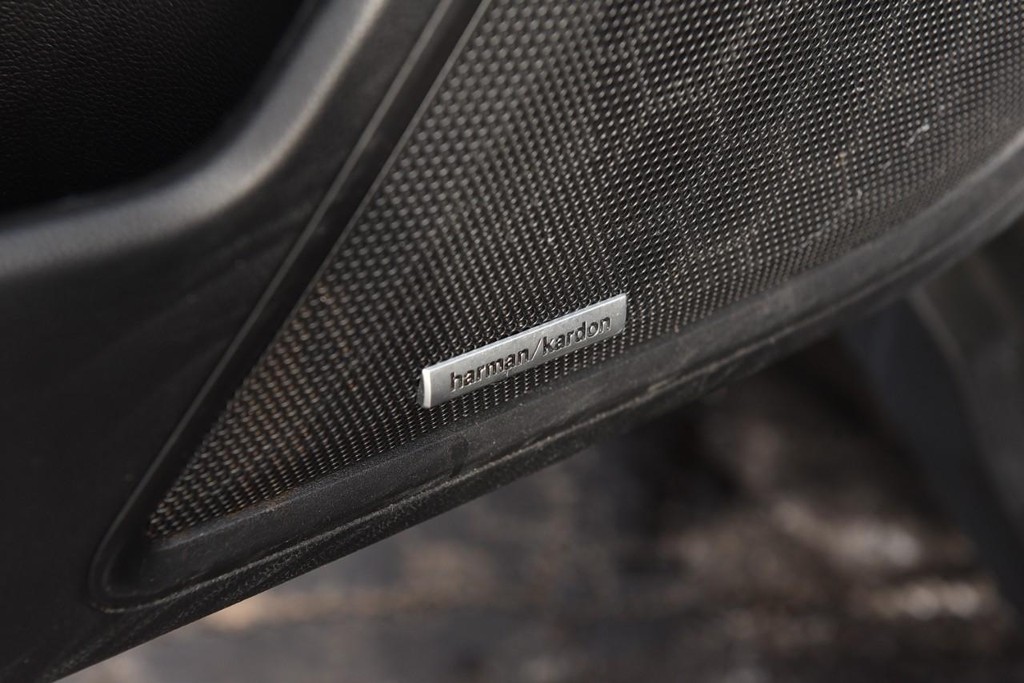 Subaru Outback Vehicle Full-screen Gallery Image 9