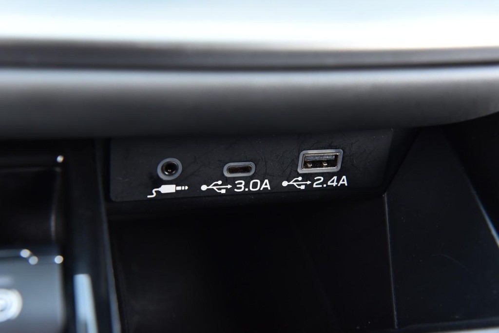 Subaru Outback Vehicle Full-screen Gallery Image 16