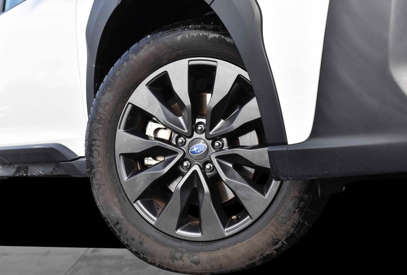 Subaru Outback Vehicle Image 03