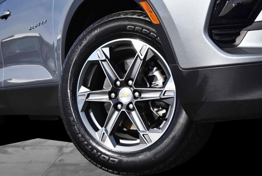 Chevrolet Blazer Vehicle Full-screen Gallery Image 3