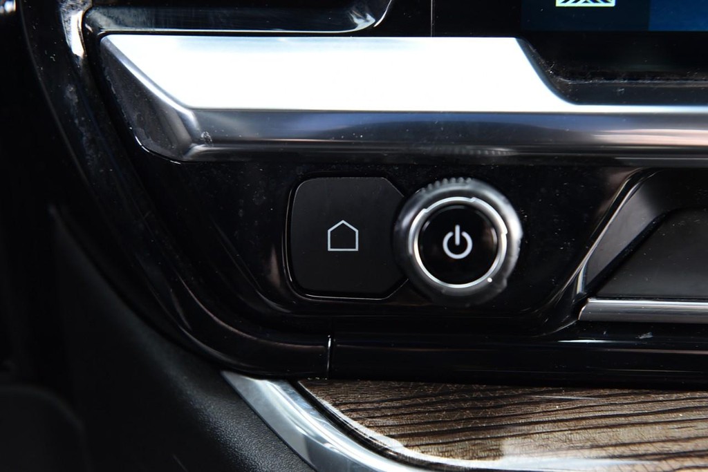 Chevrolet Silverado 1500 Vehicle Full-screen Gallery Image 14