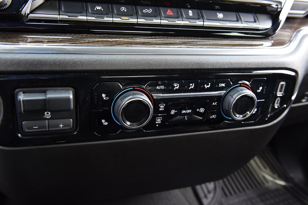 Chevrolet Silverado 1500 Vehicle Full-screen Gallery Image 15