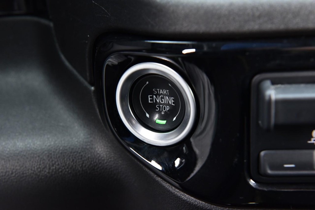 Chevrolet Silverado 1500 Vehicle Full-screen Gallery Image 16